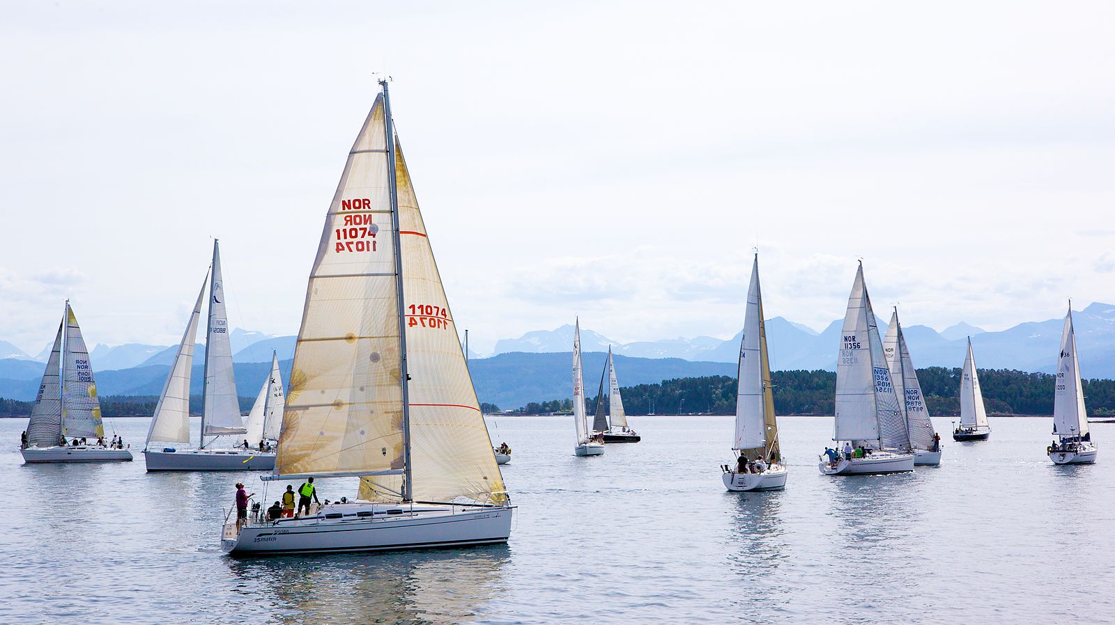 Sailboats_in_Molde